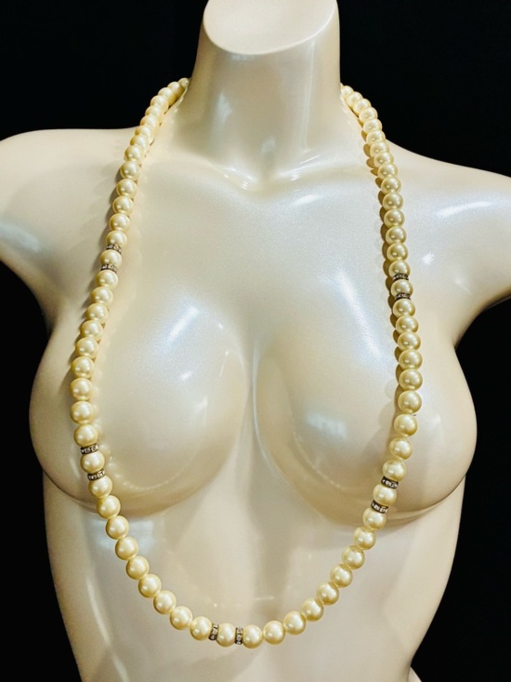 Elegant Cream Pearl Necklace w/Gold Accent Beads Operated Length & Rhinestone’s